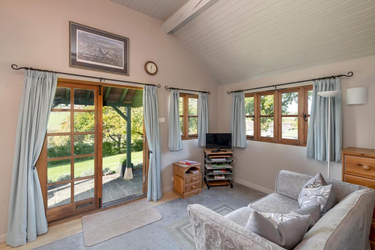 Box  Beautiful Cottage With Stunning Views In Box מראה חיצוני תמונה