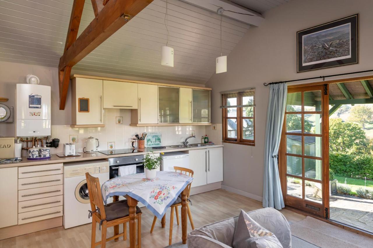 Box  Beautiful Cottage With Stunning Views In Box מראה חיצוני תמונה